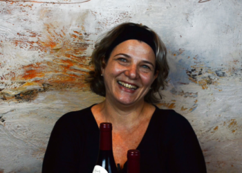 Descubra os Segredos da Garrafa com Deise Novakoski