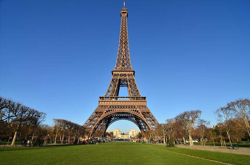 A inconfundível Torre Eiffel.