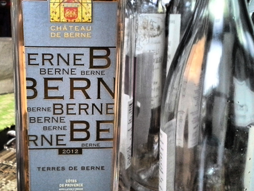 Extremamente charmoso e elegante numa garrafa diferenciada, Terres de Berne Rosé 2014