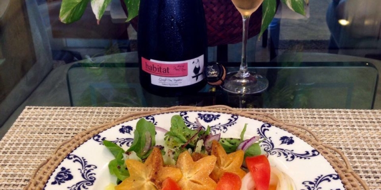 SALADA de FIOS de PALMITO de PUPUNHA e ESTRELAS de CARAMBOLAS