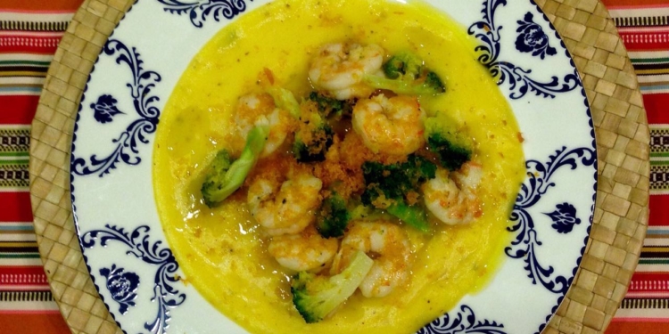 *MUSSELINE de MANDIOQUINHA com CAMARÃO e BRÓCOLIS*
