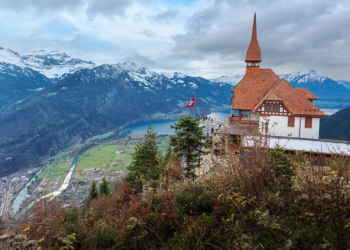 DESCUBRA O FASCÍNIO DE HARDER KULM: O PONTO TURÍSTICO IMPERDÍVEL DE INTERLAKEN, SUIÇA