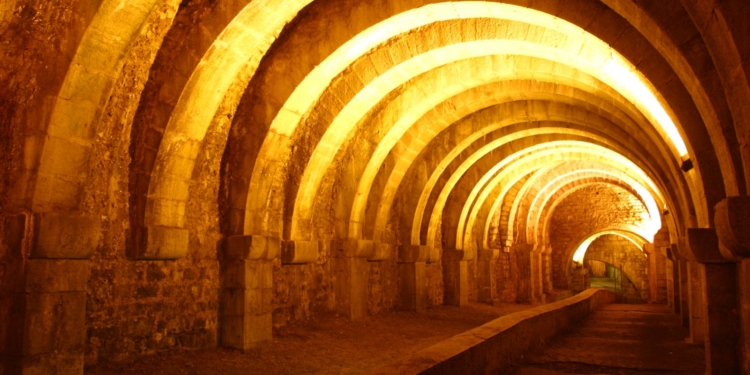 A FANTÁSTICA SALINA DE SALINS-LES-BAINS: UMA JÓIA DO PATRIMÔNIO DO JURA