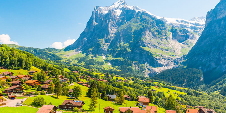 EXPLORANDO A BELEZA CINEMATOGRÁFICA DE GRINDELWALD: UM PARAÍSO NOS ALPES SUIÇOS