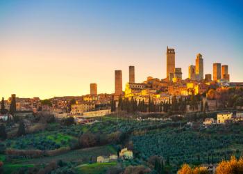 UMA VIAGEM INESQUECÍVEL PELOS ENCANTOS DE SAN GIMIGNANO: EXPLORANDO A GASTRONOMIA, CULTURA E OS VINHOS DA TOSCANA